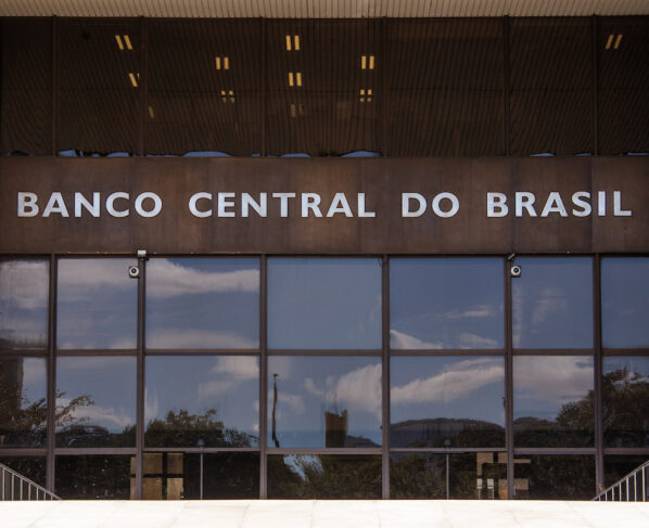 imagem colorida Fachada de prédio do Banco Central do Brasil focus - Metrópoles