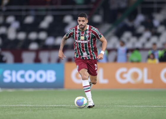 Foram 35 jogos, com um gol e uma assistência.