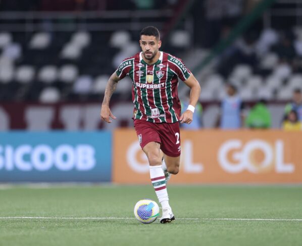 Foram 35 jogos, com um gol e uma assistência.