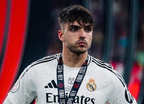 Foto colorida de Raúl Asencio, zagueiro do Real Madrid - Metrópoles