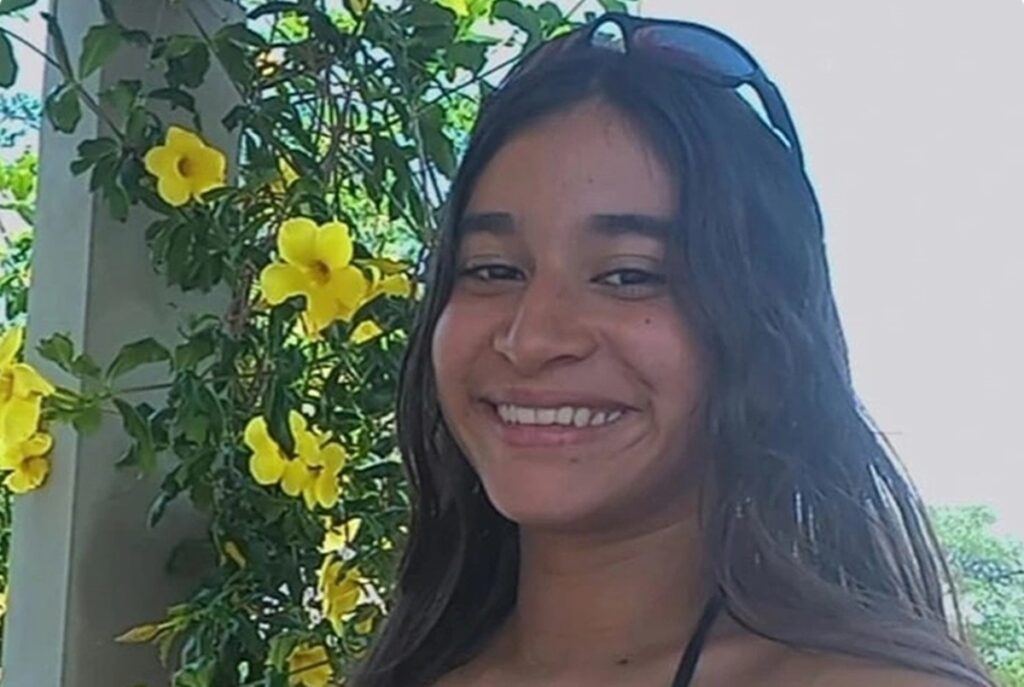 menina sorrindo
