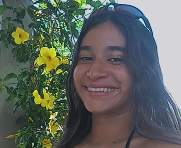 menina sorrindo