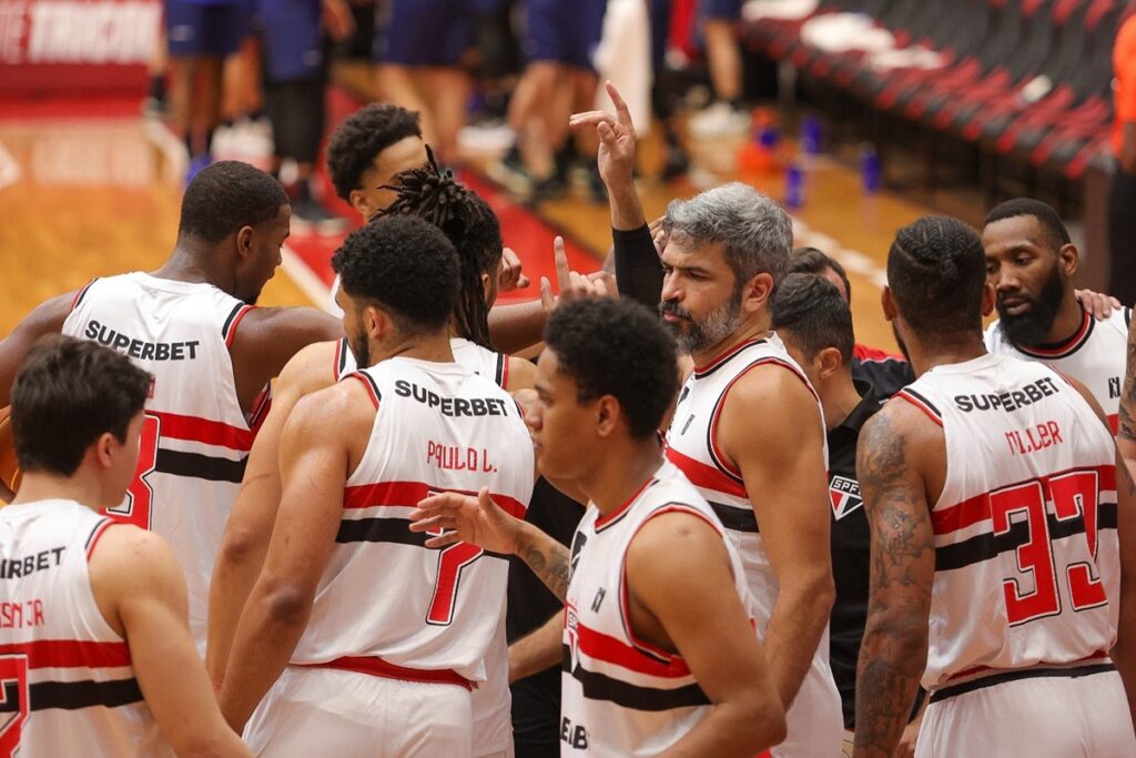 O Bauru bateu o Triclor por 3 x 0 na série