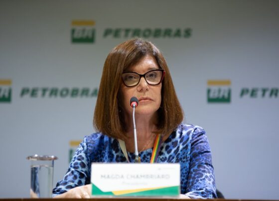 Imagem colorida da presidente da Petrobras, Magda Chambriard - Metrópoles