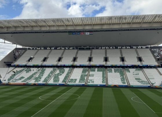 Imagem colorida do mosaico preparado para Carlo Ancelotti