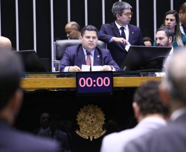 davi alcolumbre sessão congresso - Metrópoles