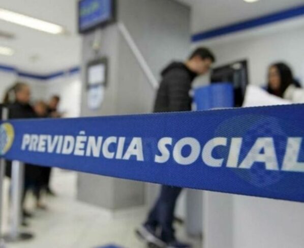 Foto colorida de agência do INSS - Metrópoles