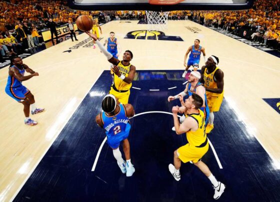 ImAagem colorida da partida entre Pacers e Thunder - Metrópoles